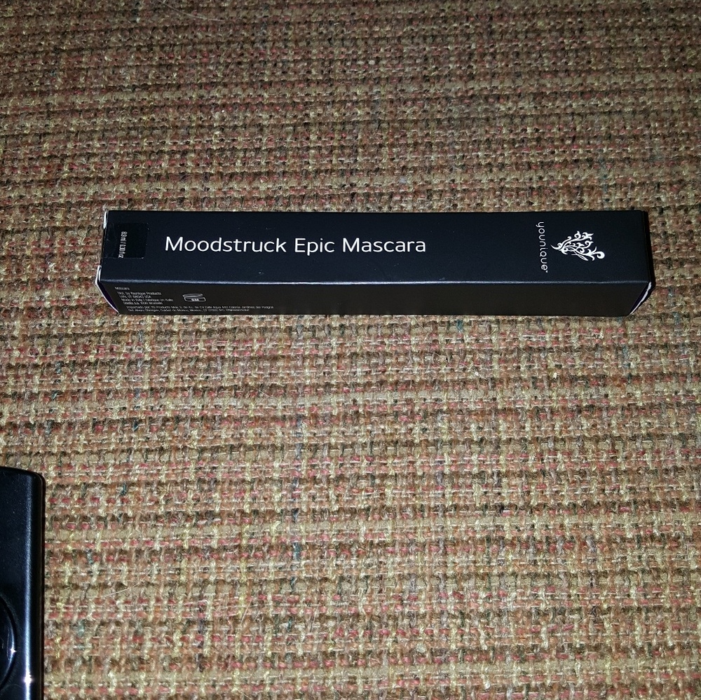 NIB Moodstruck Epic Mascara, Black